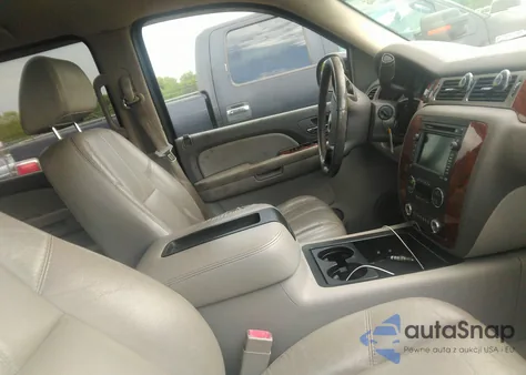 2007 Chevrolet Suburban 1500 Lt из США, поврежденный, VIN 3GNFC16097G247674